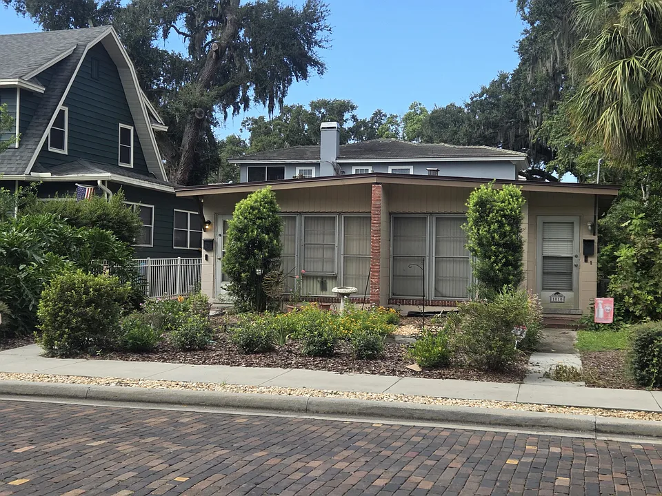 1010 Delaney Ave #1010