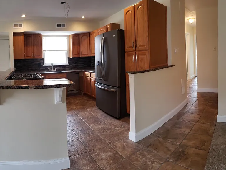 15152 Beverly Dr — Photo 1