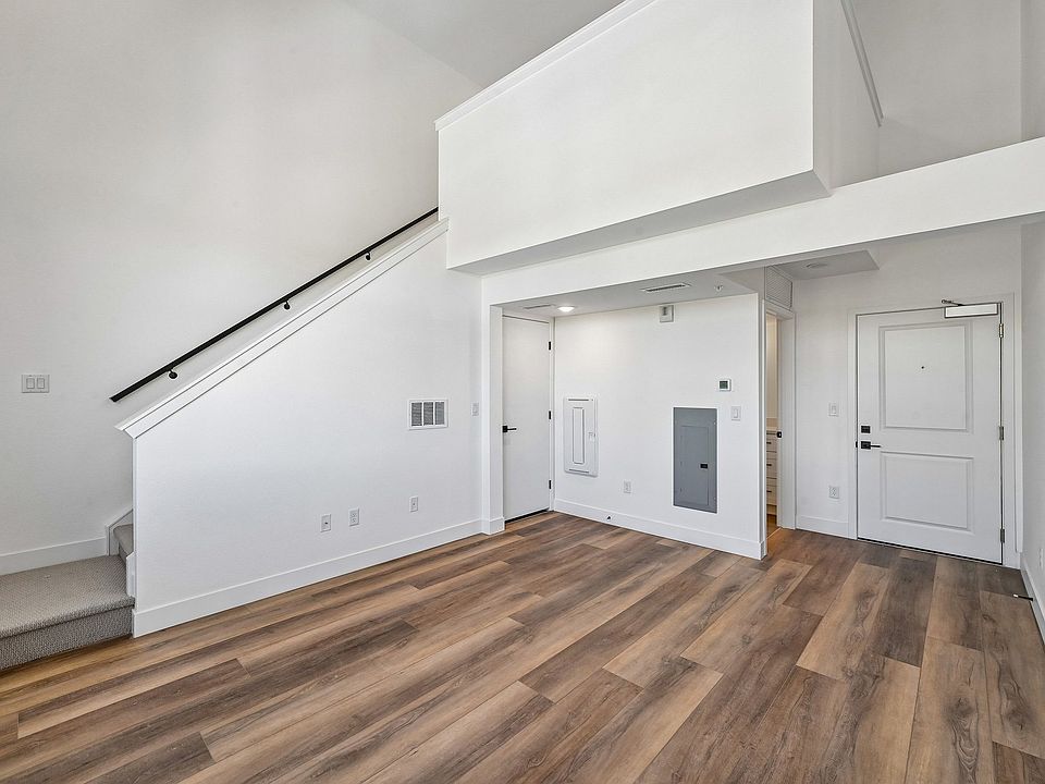 Building Photo 5