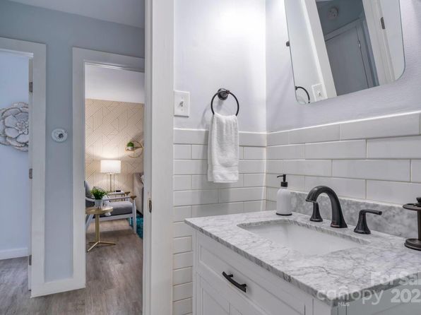 charlotte-north-carolina-299903781 picture