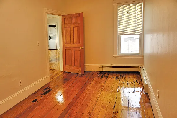 339-341 Beacon St #1 — Photo 4