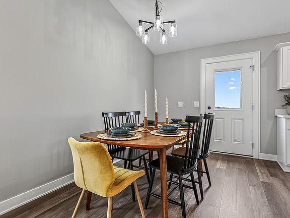 5th image of 291 Aspen Hill Dr