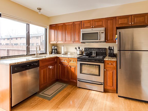 5th image of 18W267 Buckingham Ln