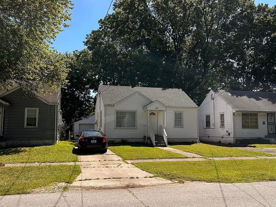 1605 Earl Ave