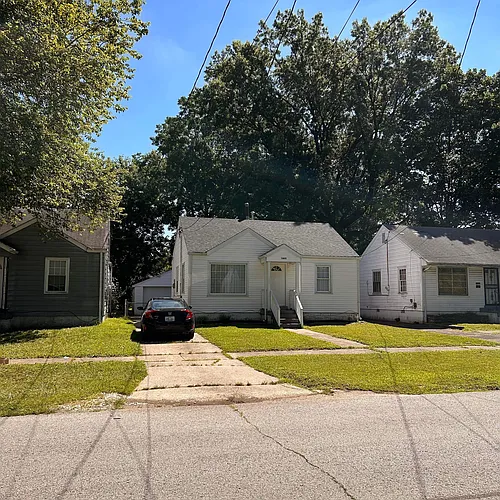 1605 Earl Ave Photo 1
