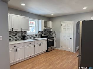 299 Linnmoore St, Hartford, CT 06106