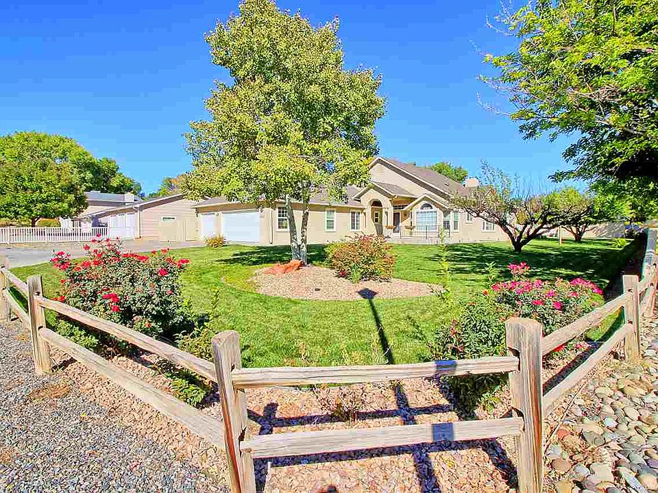 1st image of 2698 Kimberly Dr