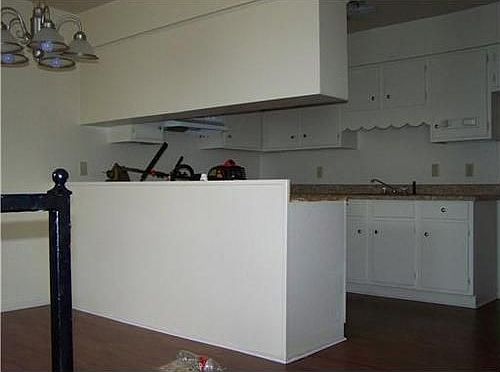 3rd image of 932 E Monterey Ct