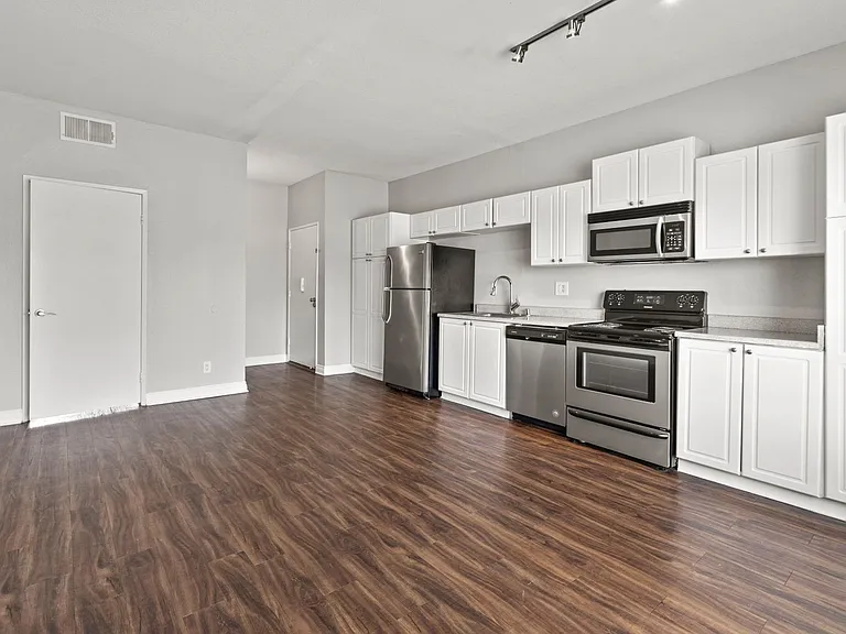 Park Place Apartments — Photo 42