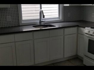 87 Peabody Pl #2L, Newark, NJ 07104