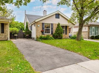 42 Macteith Ct, Cambridge, ON N1R7B9