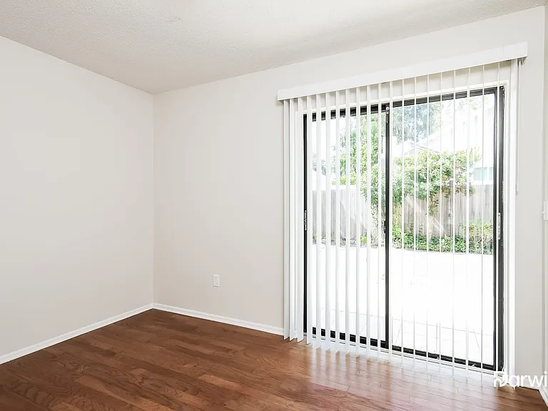 621 Torrey Oaks Ct — Photo 11