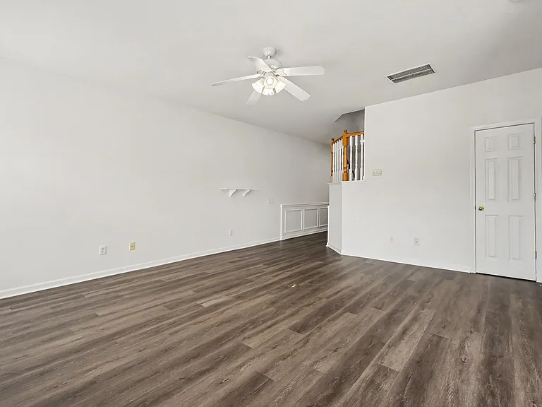 8169 Kincaid Ct — Photo 5