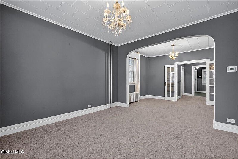 3rd image of 415 Broadway