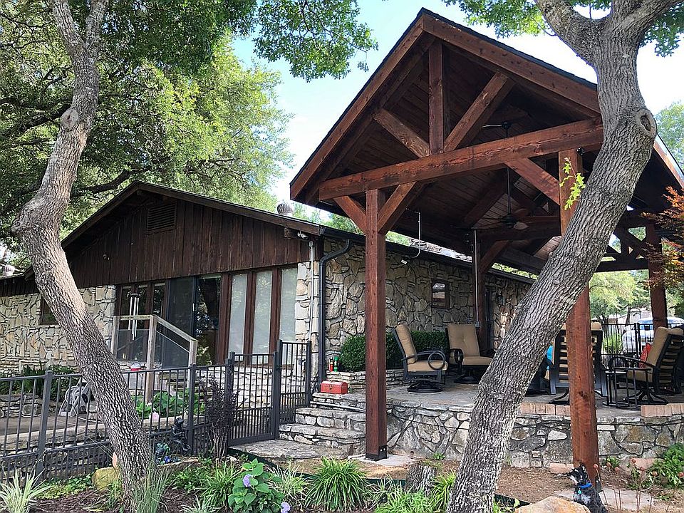 2nd image of 106 Spanish Oaks Trl