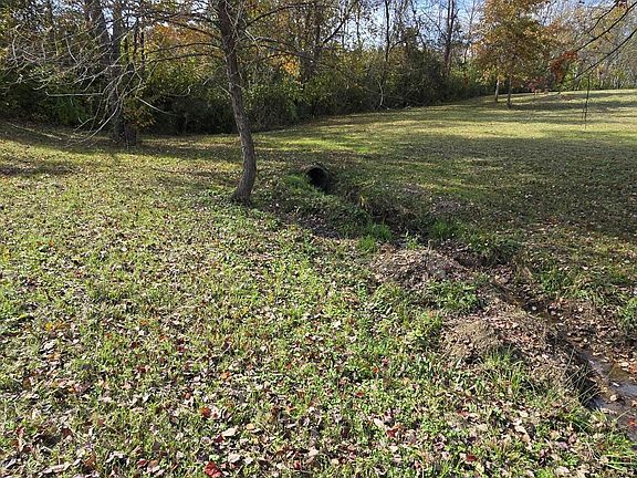 3rd image of Parc1402 Hardin Ln