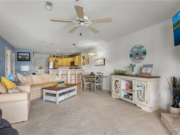 121 Cedar Glen Dr #3B, Camdenton, MO 65020