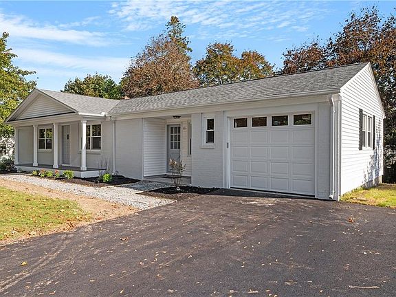2nd image of 11 Sleepy Hollow Dr