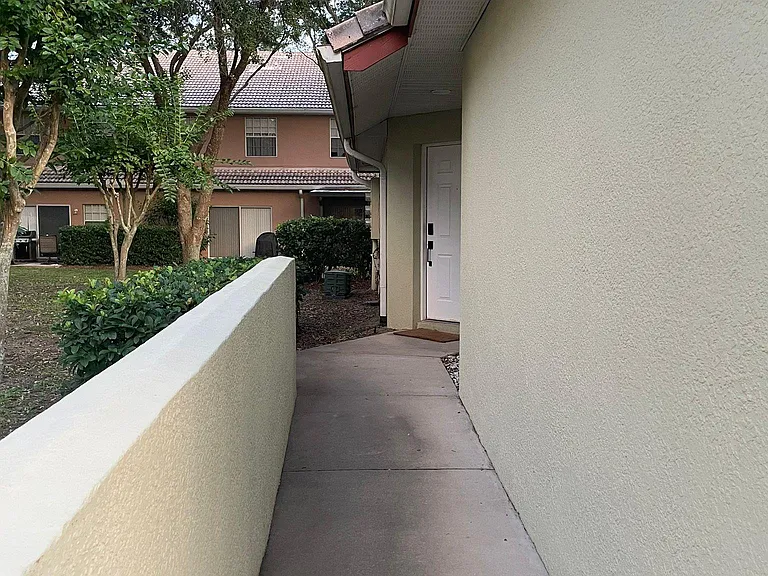 1282 N Fairway Dr — Photo 2