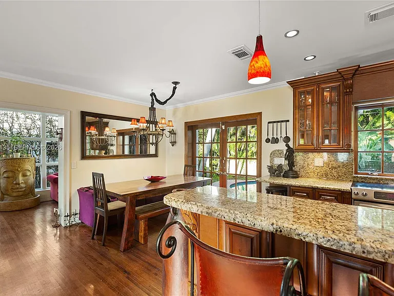 6315 Maynada St — Photo 10