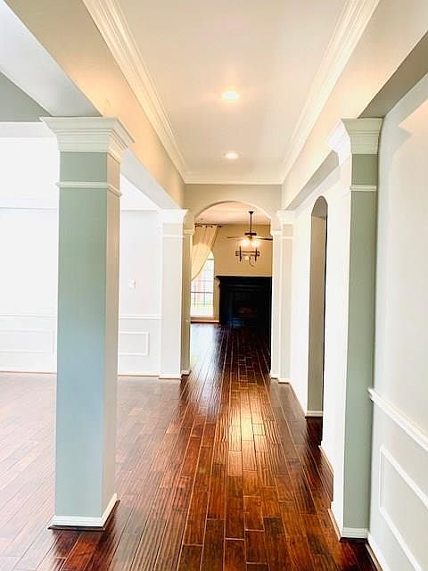 1st image of 6614 Knoll Park Dr