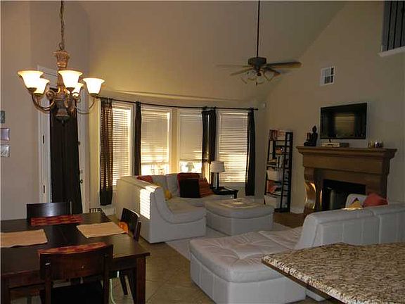 4th image of 1206 Kirby Ln