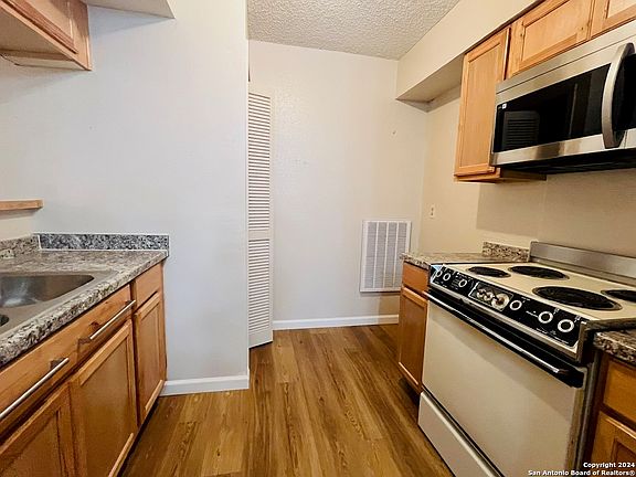 5th image of 1819 Babcock Rd #305C