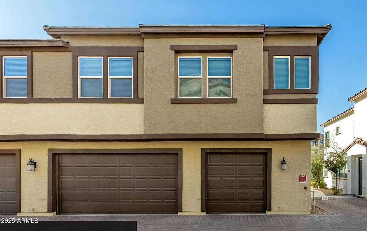 Building Photo - 14870 W Encanto Blvd #2102