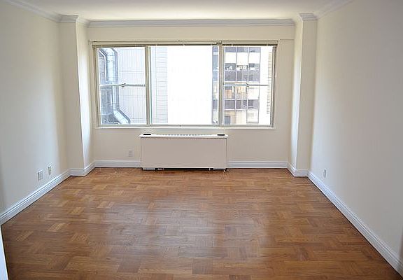 5th image of 60 W 57th St APT 9G