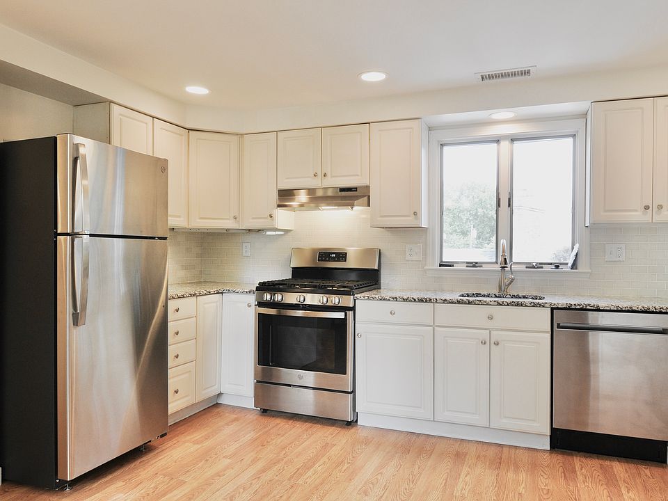 1st image of 120 Farwell St #2