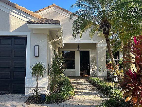 2nd image of 1953 Harbor View Cir