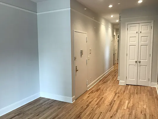 Rented by Metropolis Real Estate of Manhattan | media 11