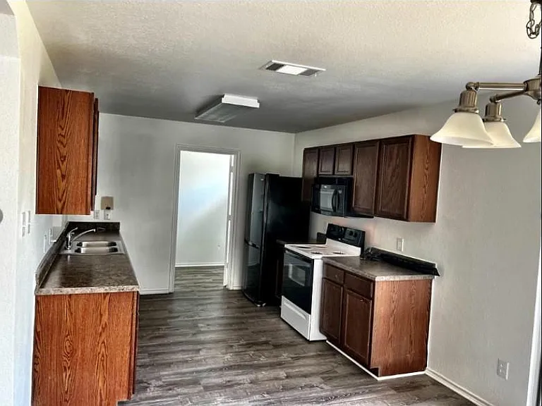 12313 Drummond Dr — Photo 4
