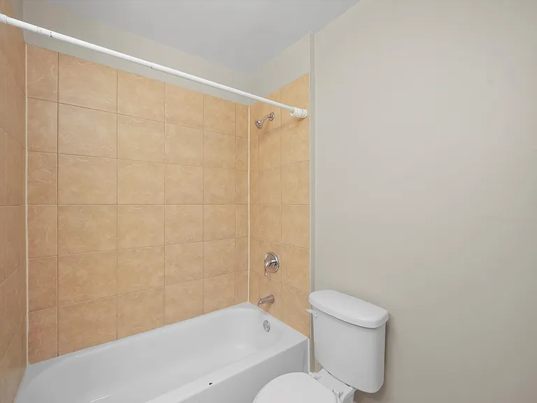 3423 Ridgeland Ave #101 — Photo 21