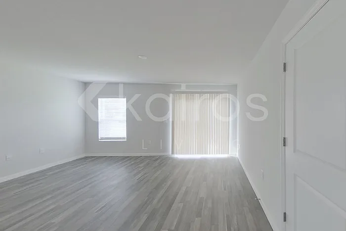 3 bed, 2.0 bath, 1246 sqft, $1,925 — Photo 3