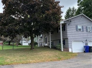 271 Meadowview Dr, Torrington, CT 06790