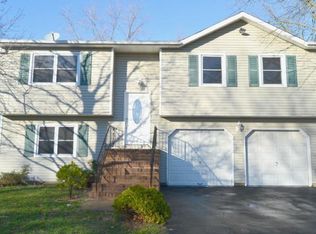 37 Princeton Pl, Clifton, NJ 07014
