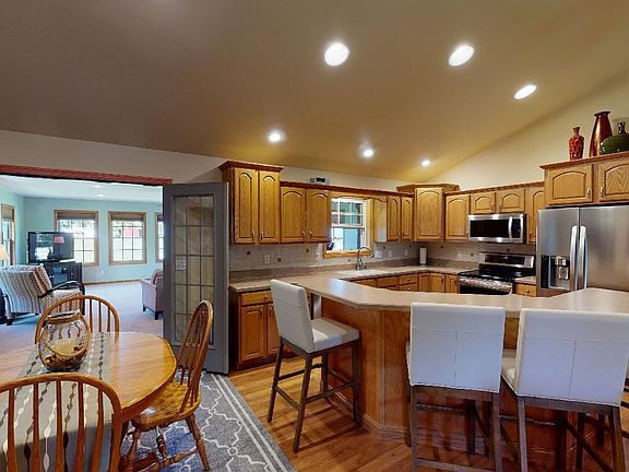 5th image of 2033 N Shamrock Ln