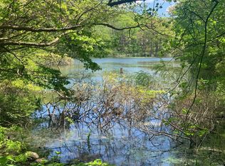 Mallard Dr, Huntington, NY 11743