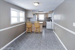 5th image of 210 S Clark St