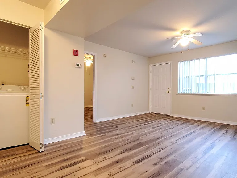 2360 SW Archer Rd #208 — Photo 8