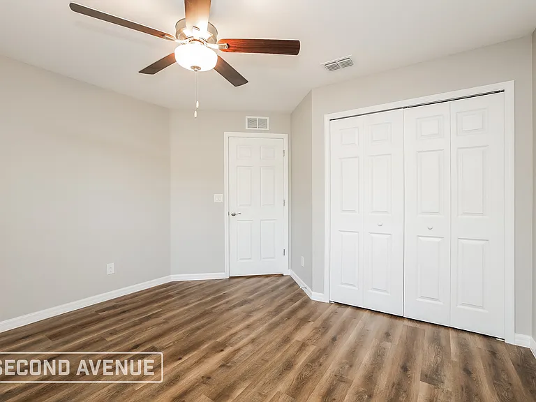 230 E Malden Ave S — Photo 19