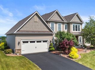 3973 Acorn Hill Dr, Canandaigua, NY 14424