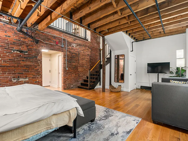 19 Stanhope St #1B — Photo 30