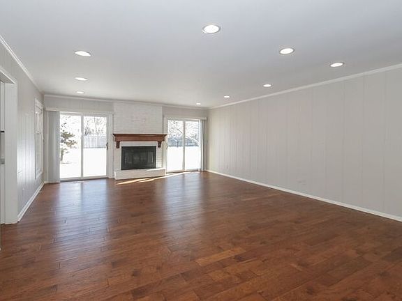 5th image of 9601 Copley Dr