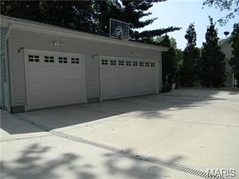 3rd image of 928 Brownell Ave