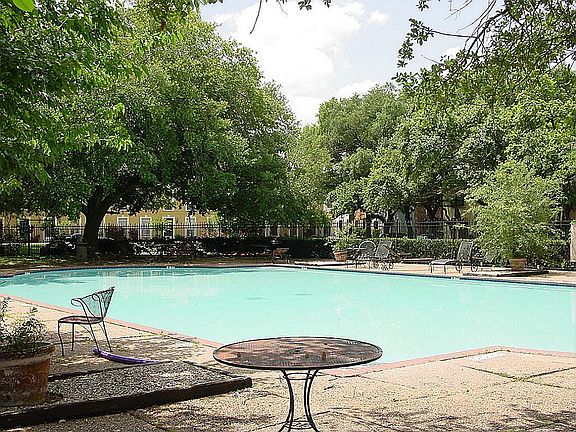 5th image of 5201 Arboles Dr APT 1