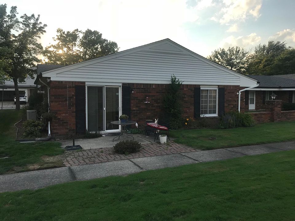 2nd image of 11825 Meadow Ln