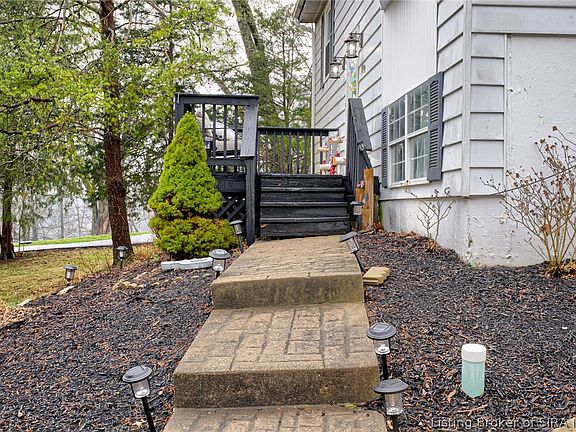 3rd image of 9180 Robin Road