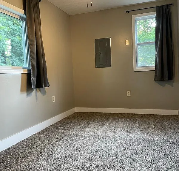 838 S Oak St — Photo 18